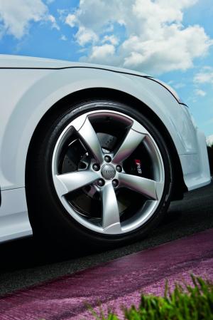 Audi TT RS Coupe 2011 года  (NA)